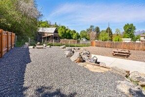 Property grounds - Family-friendly home - A block to Hyrum Lake! (Hyrum)