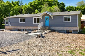 Exterior - Family-friendly home - A block to Hyrum Lake! (Hyrum)