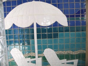 Dusche, Haartrockner, Handtücher, Toilettenpapier