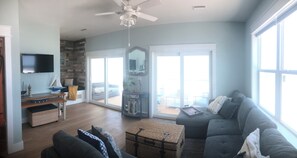 Smart TV, books - Closest to the sand and surf and no better view than Water’s Edge in the sand (Port St. Joe)