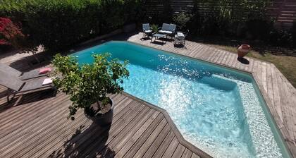 Maison calme avec piscine de 150 m2 à proximité du centre
