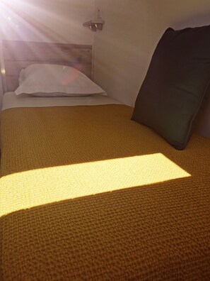 2 bedrooms, travel cot, WiFi, bed sheets