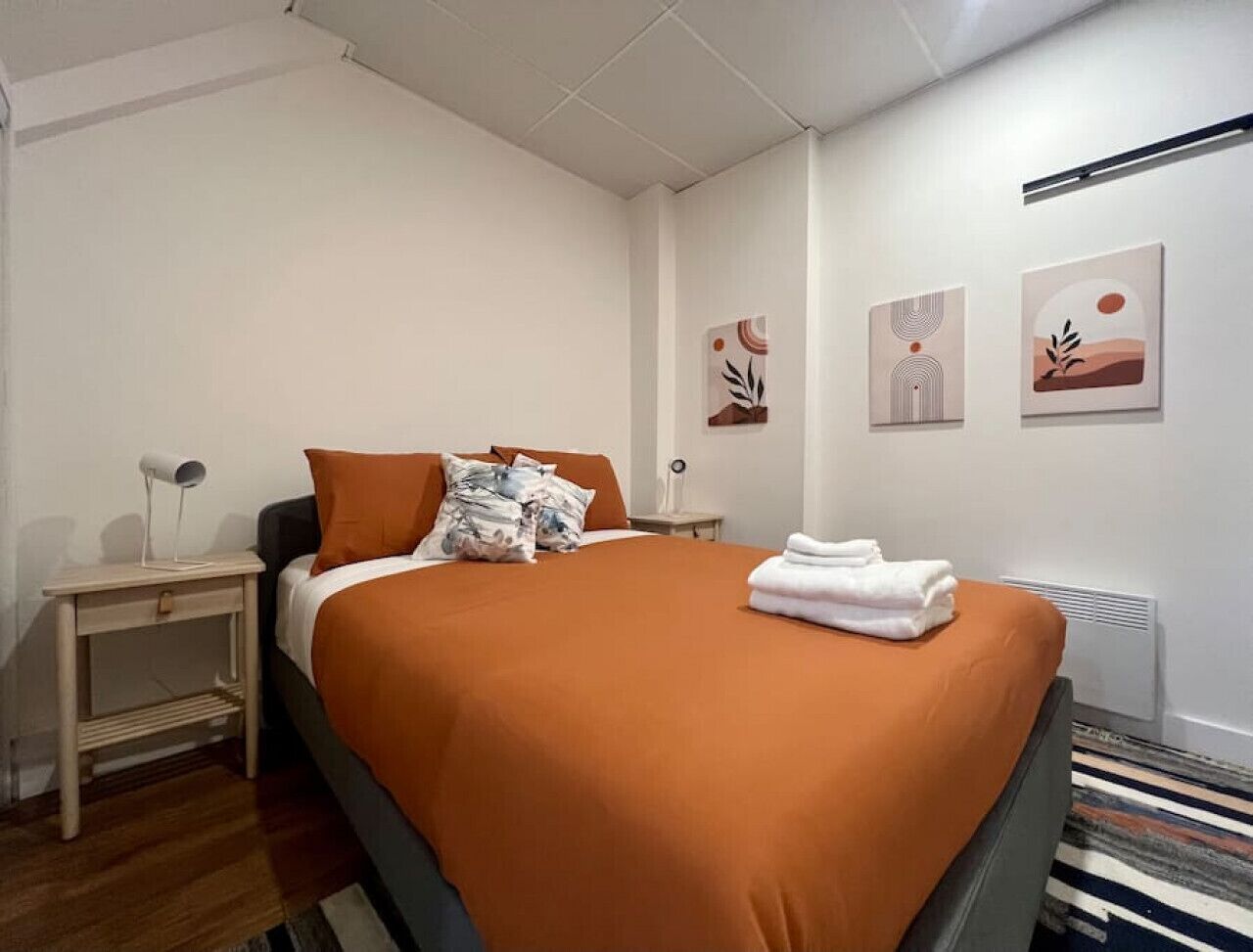 1 camera, ferro/asse da stiro, Wi-Fi, lenzuola