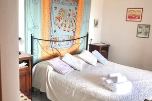 2 sovrum, strykjärn/strykbräda och sängkläder