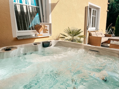 Terrace/patio. Panorama retreat; incl. private whirlpool