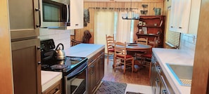 Private kitchen - Rustic Lakeview Lodge at Bass Lake. Bookable boat slip! (Bass Lake)