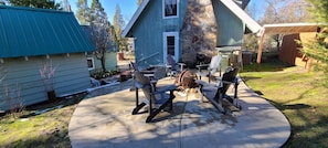Terrace/patio - Rustic Lakeview Lodge at Bass Lake. Bookable boat slip! (Bass Lake)