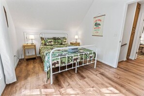 Bureau, fer et planche à repasser, Wi-Fi