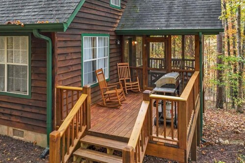 Gold Dust Getaway - Close to town, Fire Pit