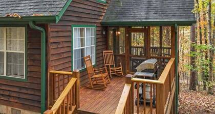 Gold Dust Getaway - Close to town, Fire Pit