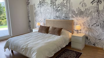 5 bedrooms, desk, iron/ironing board, free WiFi