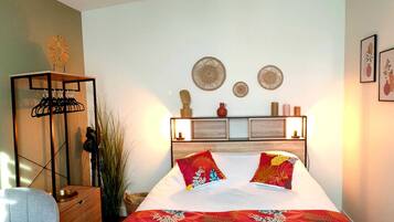 Lit parapluie, Wi-Fi gratuit, draps fournis