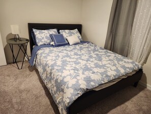 2 chambres, fer et planche à repasser, Wi-Fi gratuit, draps fournis