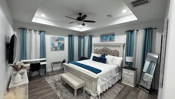 3 bedrooms, desk, iron/ironing board, travel crib