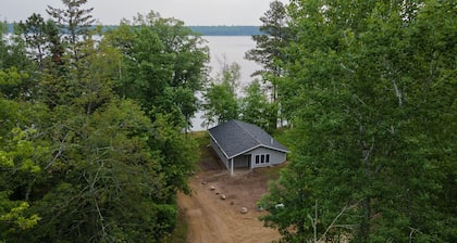 Webb Lake, Hackensack, Northern MN - 3 Bedroom, Sleeps 6 - Cabin #6 Blue Water