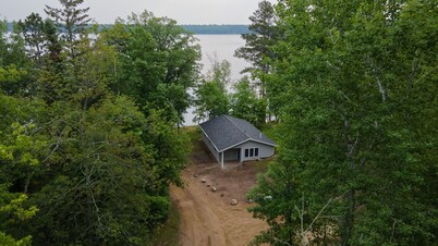 Webb Lake, Hackensack, Northern MN - 3 Bedroom, Sleeps 6 - Cabin #6 Blue Water