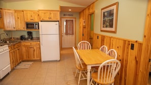 Private kitchen - Webb Lake, Hackensack, Northern MN - 3 Bedroom, Sleeps 6 - Cabin #6 Blue Water (Hackensack)