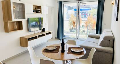 Luxury 1 bedroom. Center Terrace&Parking