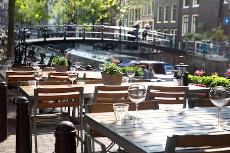 Exterior. Amsterdam Lake Hotel