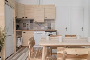 Fridge, microwave, oven, dishwasher