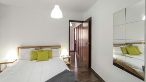 1 slaapkamer, een strijkplank/strijkijzer, gratis wifi