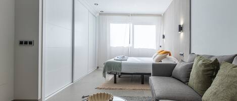 Iron/ironing board, free WiFi