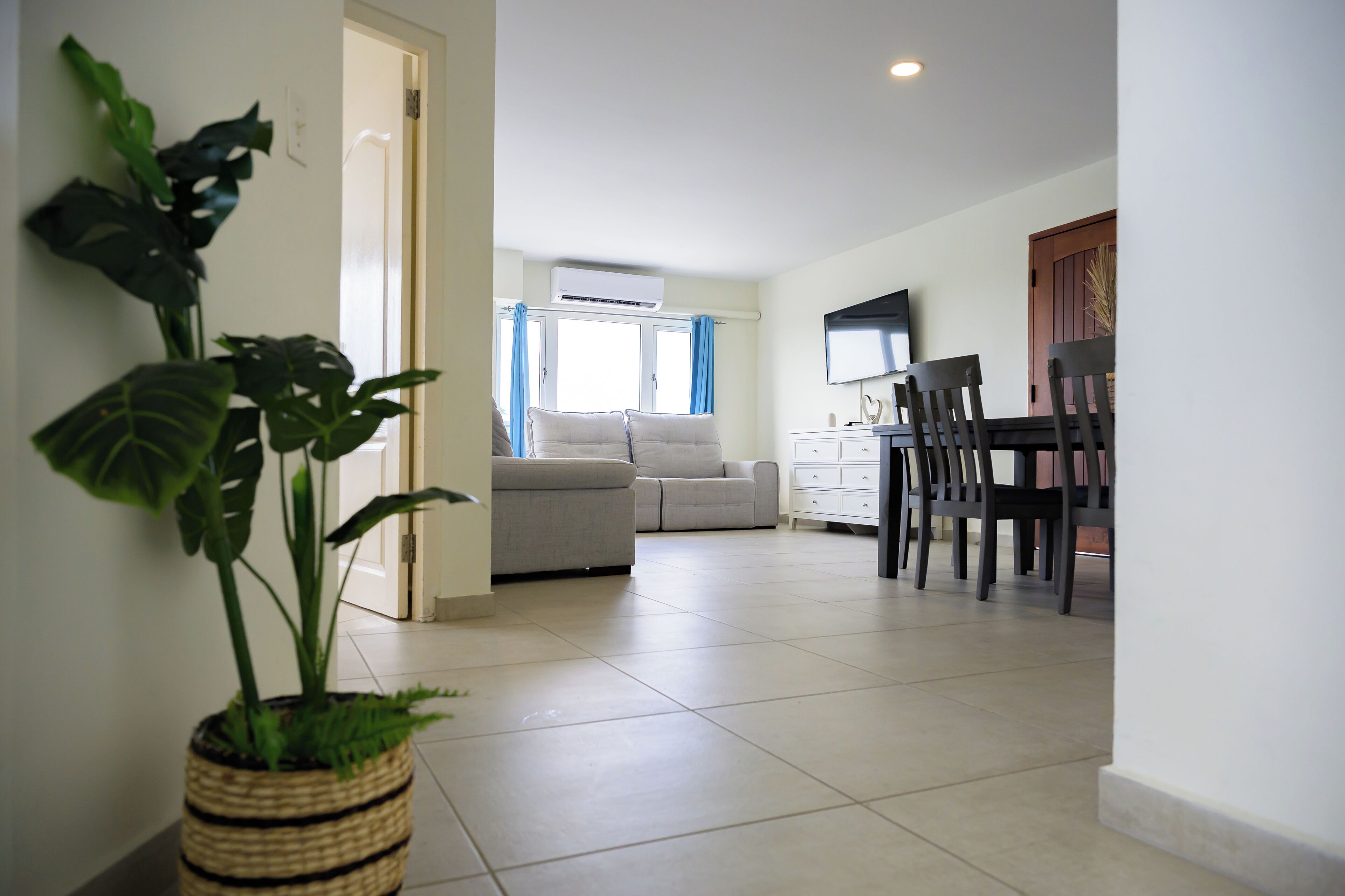 高級寢具、記憶棉床墊、房內夾萬、獨特設計