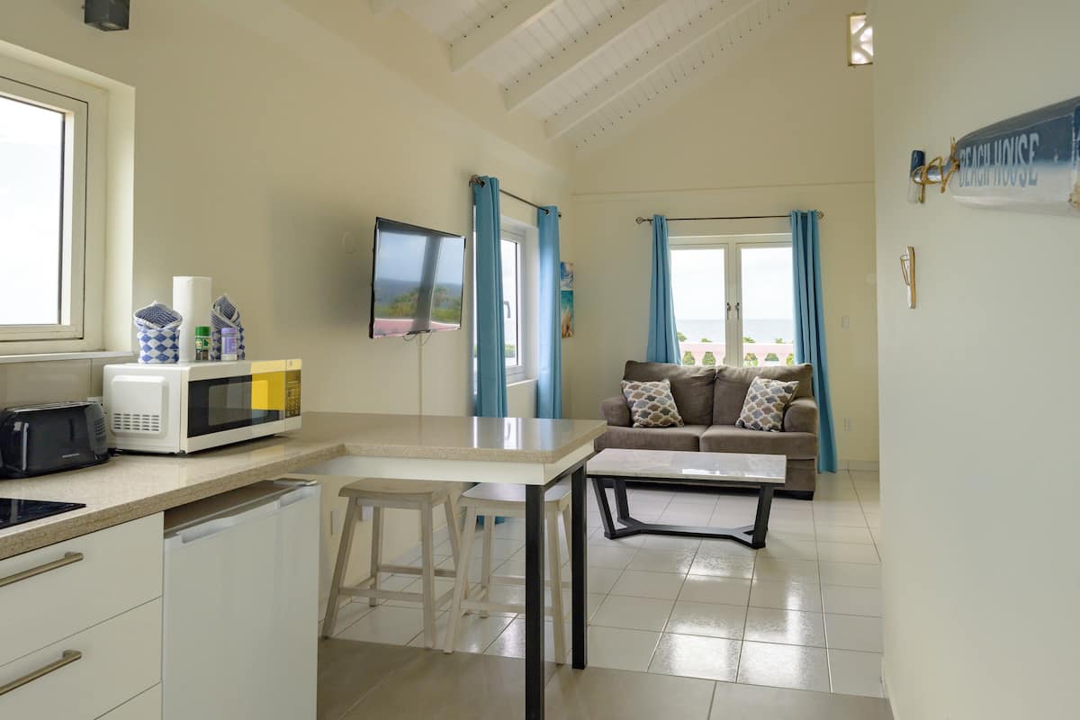 2 bedrooms, premium bedding, memory foam beds, in-room safe