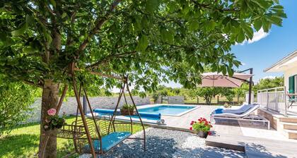 Rural Holiday Home Endi