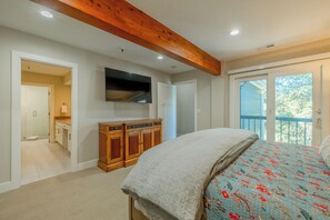 3 habitaciones, tabla de planchar con plancha y cuna de viaje 