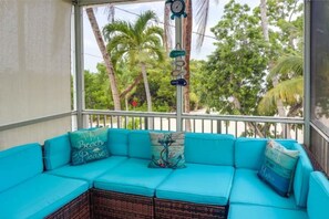 Property grounds - New! Oceanview Oasis whole house - Theater - Screened Porch - Sundeck - Grill (Marathon)