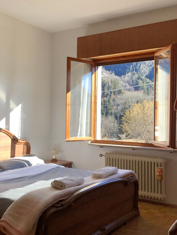 2 chambres, fer et planche à repasser, Wi-Fi, literie fournie