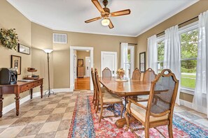 تناول الطعام