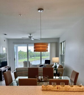 Living area - A hidden gem just minutes from downtown Naples (Naples)