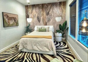 4 habitaciones, tabla de planchar con plancha, wifi y ropa de cama