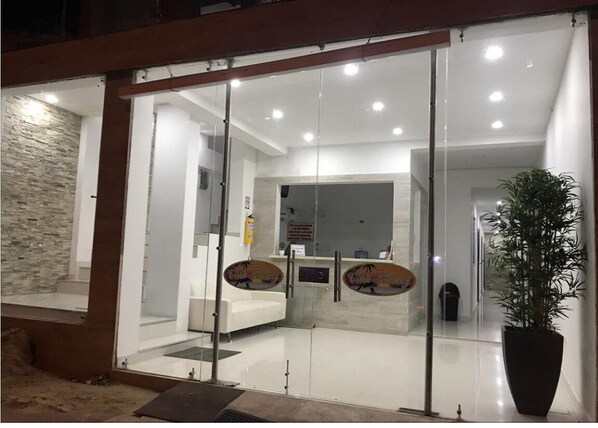 تفاصيل الفندق من الخارج