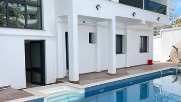 Außenpool (je nach Saison geöffnet)