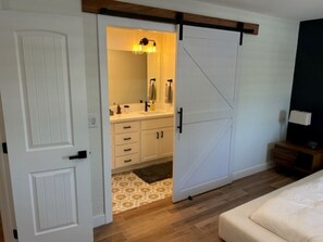 3 bedrooms, iron/ironing board, free WiFi, bed sheets - Amazing 3 bedroom, 2 bathroom oasis near Kierland and Desert Ridge. (Phoenix)