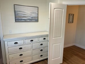 Interior - Amazing 3 bedroom, 2 bathroom oasis near Kierland and Desert Ridge. (Phoenix)