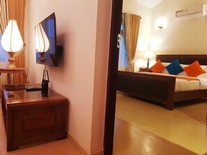 1 bedroom, iron/ironing board, WiFi, bed sheets - MyHavelock Town Studio with Own PVT Gate/Entrance & Parking (Colombo)