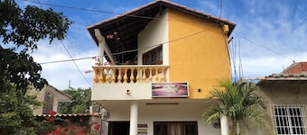 ACOGEDORA CASA PARA HOSPEDAJE EN LA HERMOSA BAHÍA DE TAGANGA.