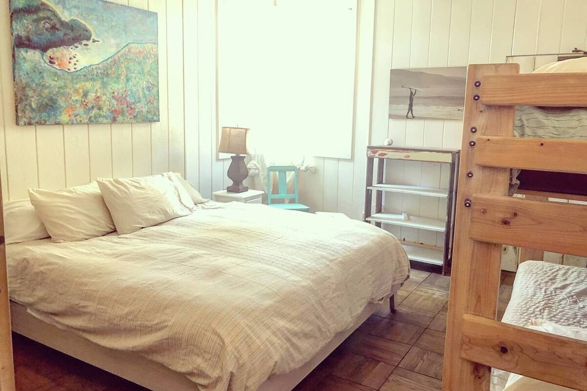 8 Person Private Room | Iron/ironing board (on request), WiFi (free)