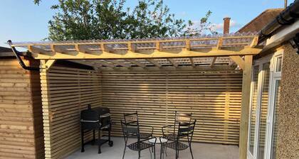 Stylish Ensuite with kitchenette serviced apartments