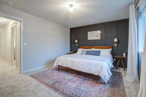 3 bedrooms, in-room safe, desk, iron/ironing board