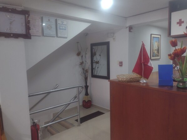 Reception - C. Deán Valdivia 120 (Arequipa)