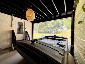 Indoor spa tub