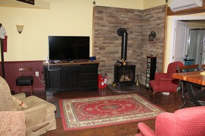 Interior - SUGAR MAPLE CHALET (Dansville)