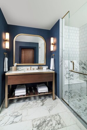 Bathroom - The Benson Hotel and Faculty Club (Aurora)