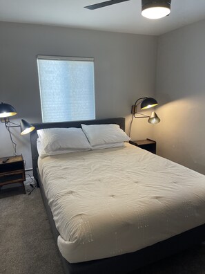 2 bedrooms, iron/ironing board, WiFi, bed sheets - Single Family Home in quiet neighborhood, 2BR 1.5BA (Chandler)