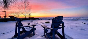 Sauna, stunning views of Lake Erie, lakefront retreat
